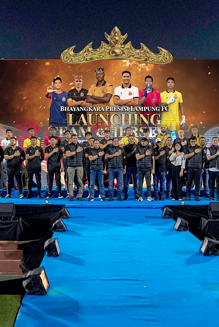 LAUNCHING TEAM & JERSEY